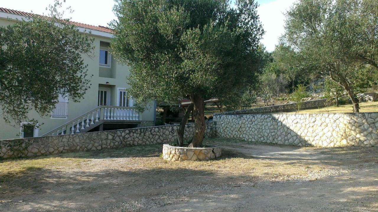 Apartments Sara Posedarje Esterno foto